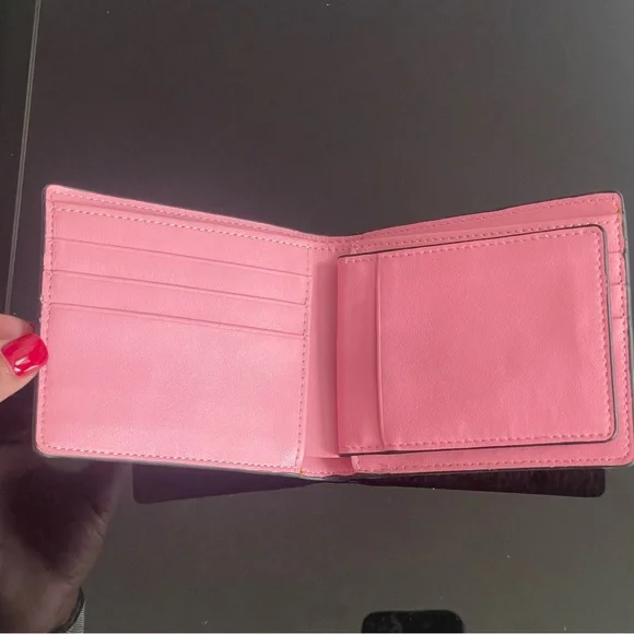 SOLD‼️. NEW MCM LIMITED EDITION PINK BUNNY VISETTOS LEATHER WALLET - Picture 3 of 12
